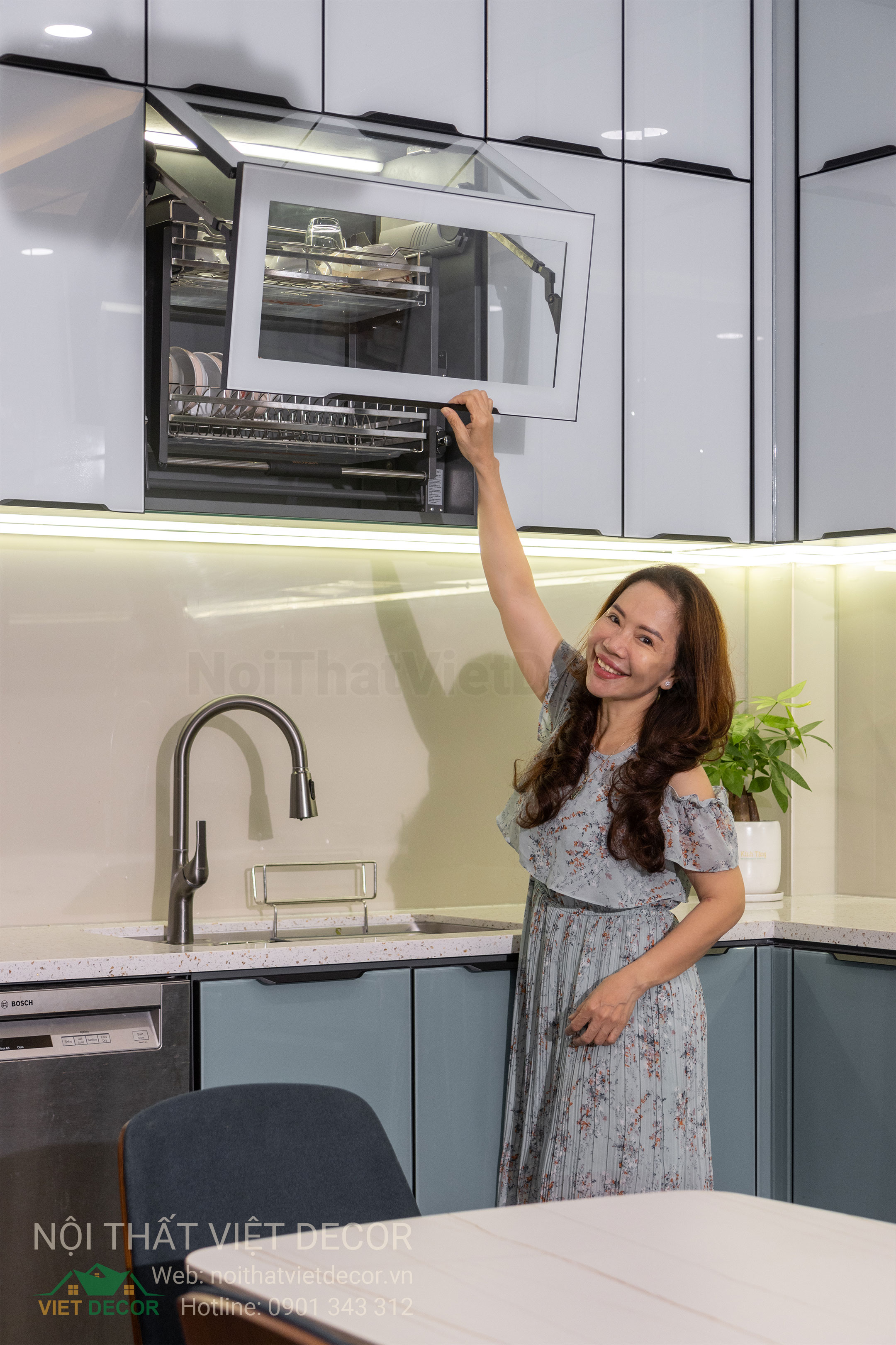 Nội Thất Việt Decor thiết kế thi công tủ bếp inox cánh kính viên hợp kim nhôm tại Nhà Bè thành phố Hồ Chí Minh