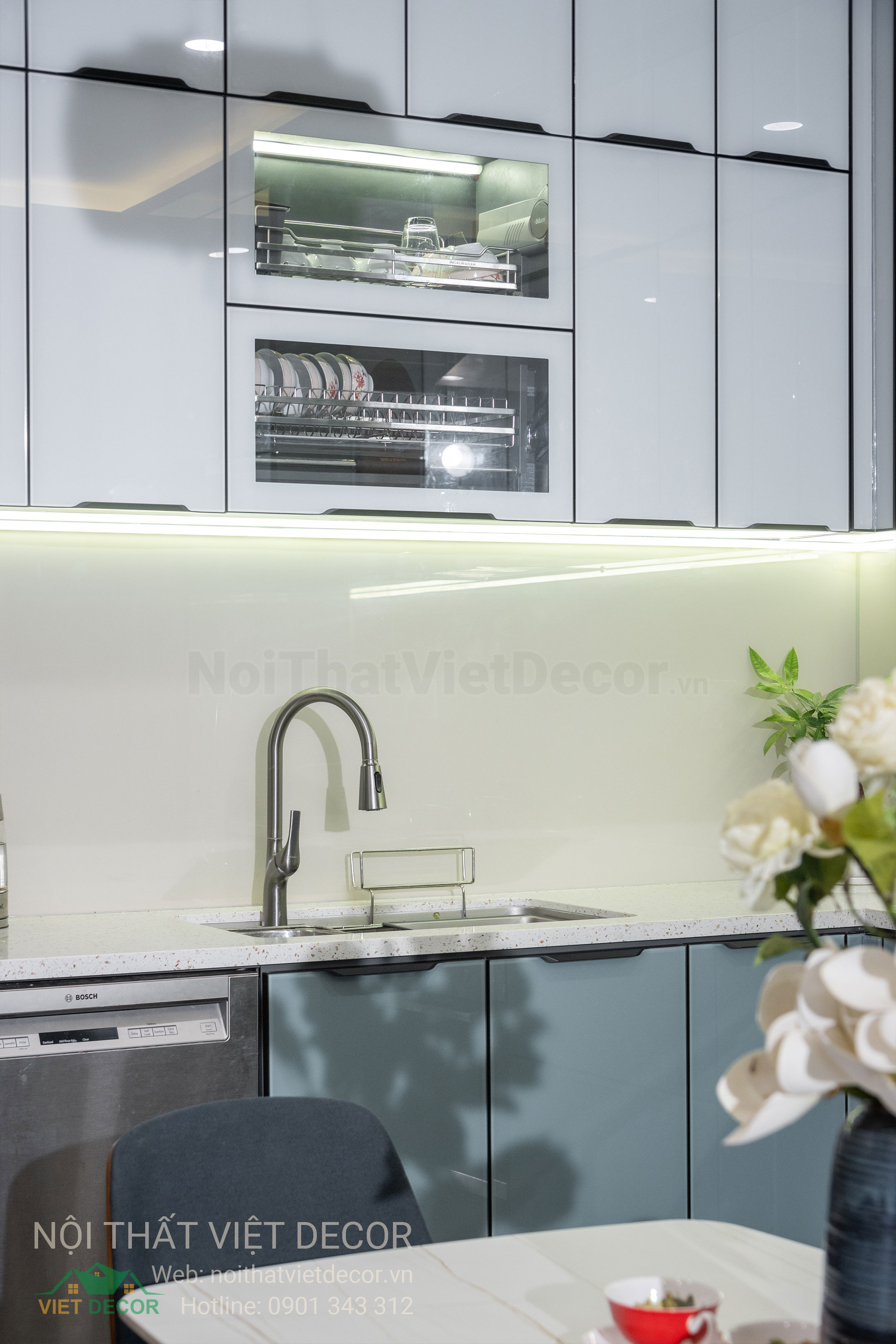Nội Thất Việt Decor thiết kế thi công tủ bếp inox cánh kính viên hợp kim nhôm tại Nhà Bè thành phố Hồ Chí Minh