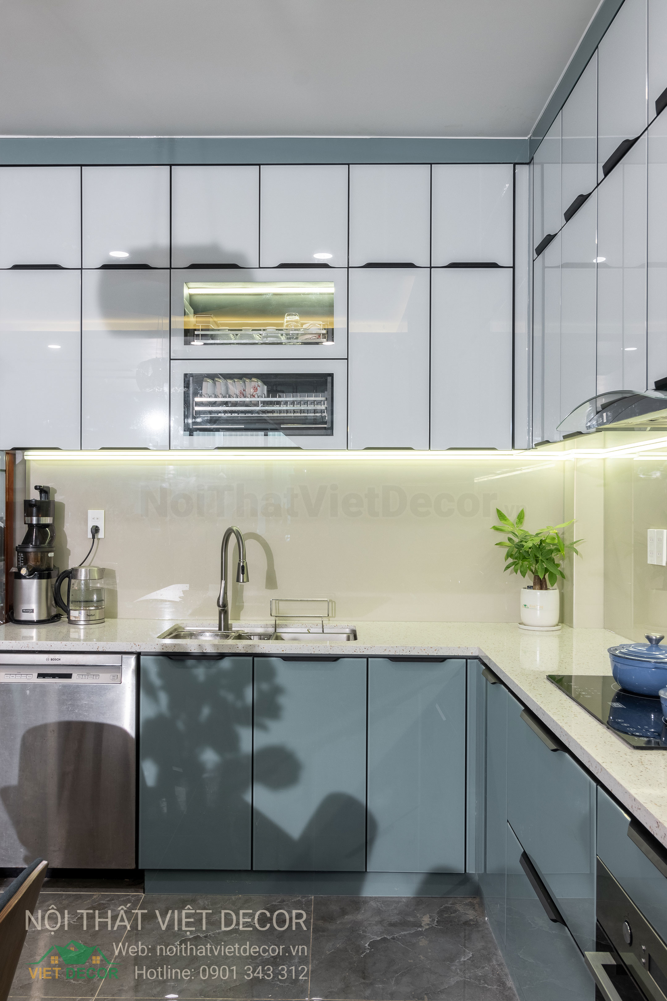 Nội Thất Việt Decor thiết kế thi công tủ bếp inox cánh kính viên hợp kim nhôm tại Nhà Bè thành phố Hồ Chí Minh