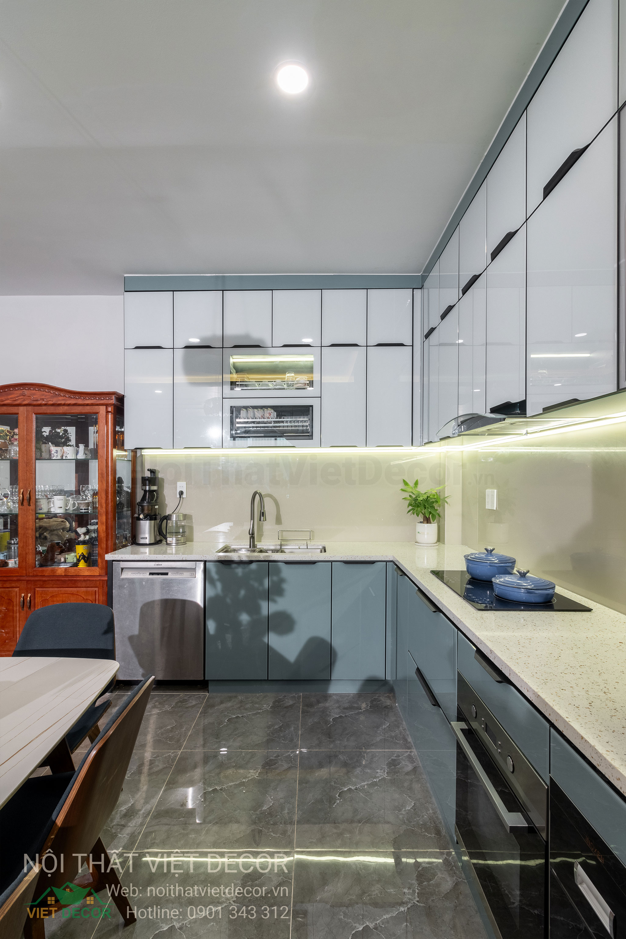 Nội Thất Việt Decor thiết kế thi công tủ bếp inox cánh kính viên hợp kim nhôm tại Nhà Bè thành phố Hồ Chí Minh