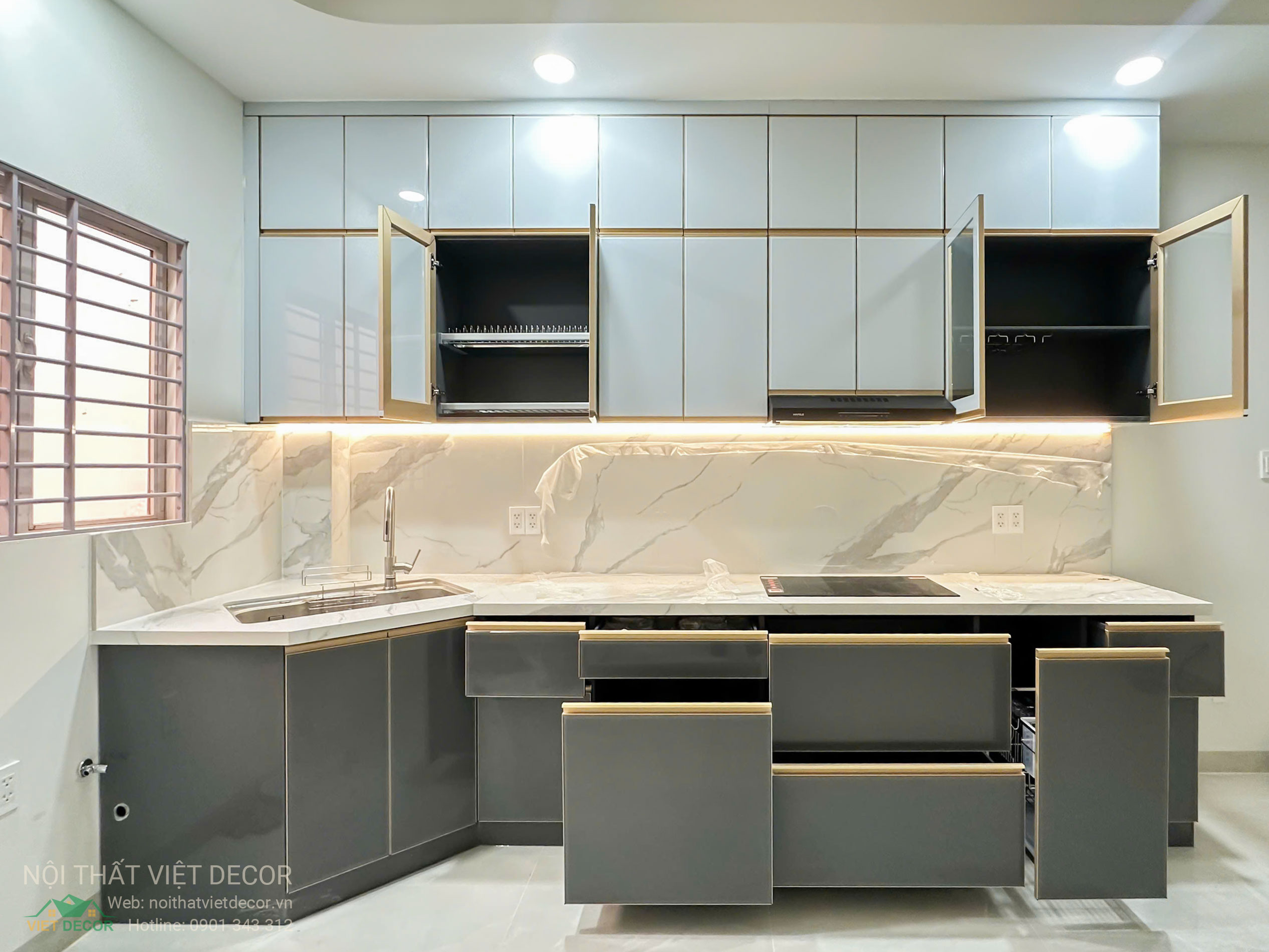 Nội Thất Việt Decor thiết kế thi công tủ bếp inox cánh kính phường Tân Hưng (quận 7) TP HCM