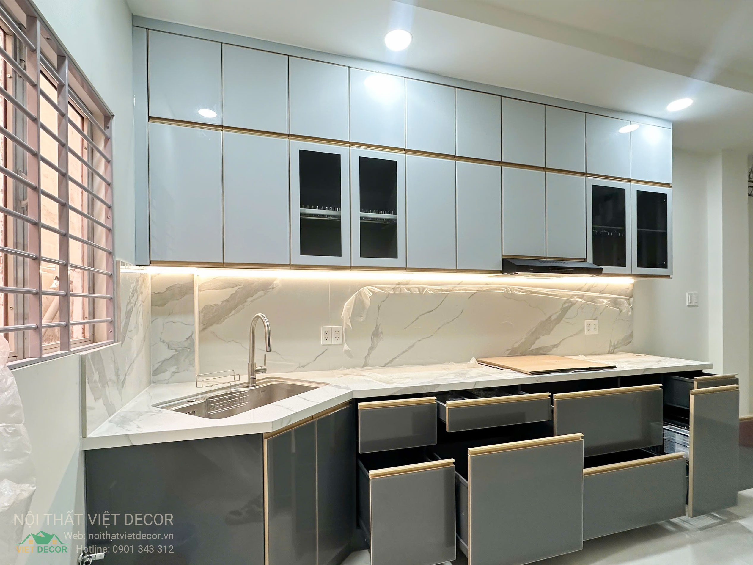 Nội Thất Việt Decor thiết kế thi công tủ bếp inox cánh kính phường Tân Hưng (quận 7) TP HCM