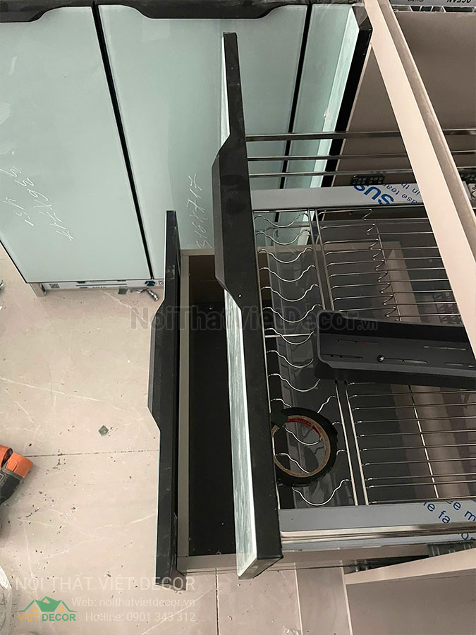 Nội Thất Việt Decor thiết kế thi công tủ bếp hợp kim nhôm cánh kính cao cấp tại quận 9, thành phố Hồ Chí Minh