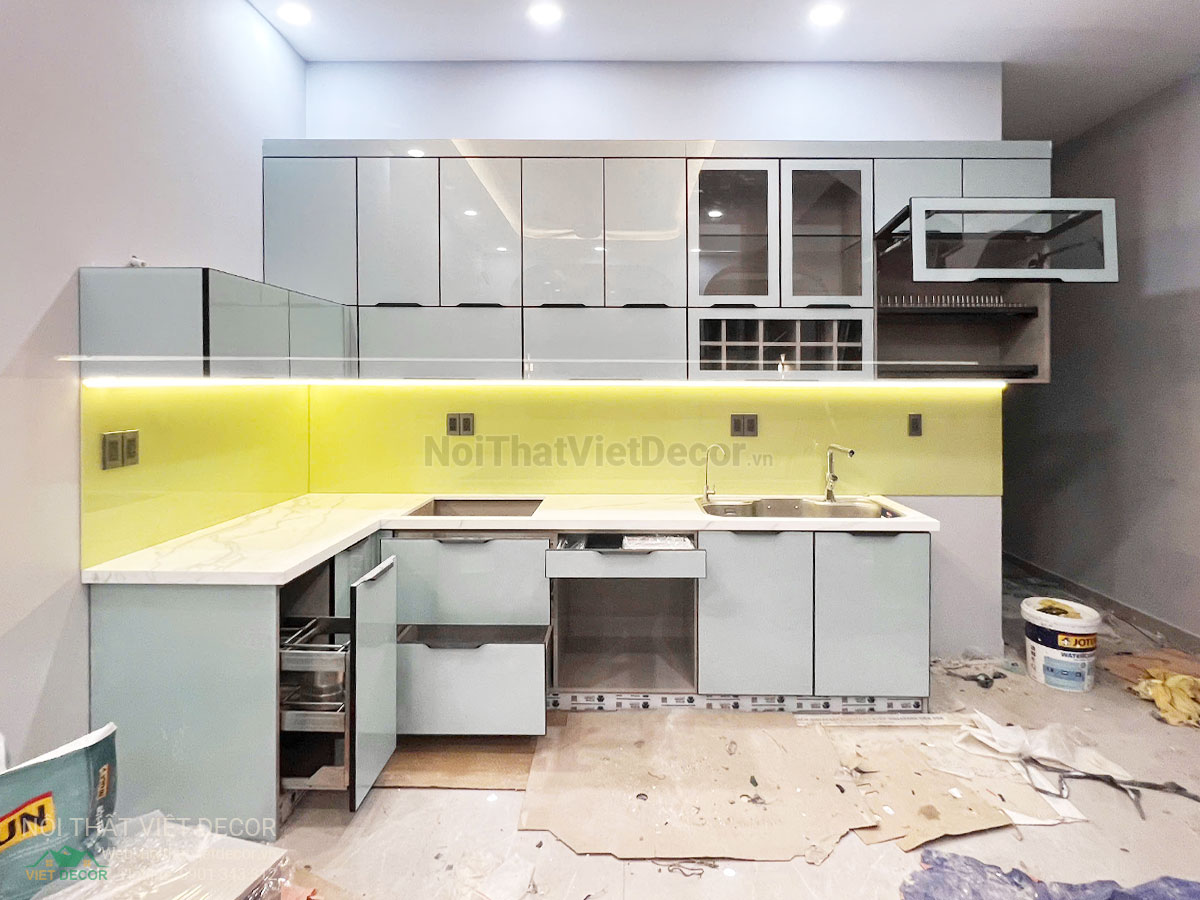 Nội Thất Việt Decor thiết kế thi công tủ bếp hợp kim nhôm cánh kính cao cấp tại quận 9, thành phố Hồ Chí Minh