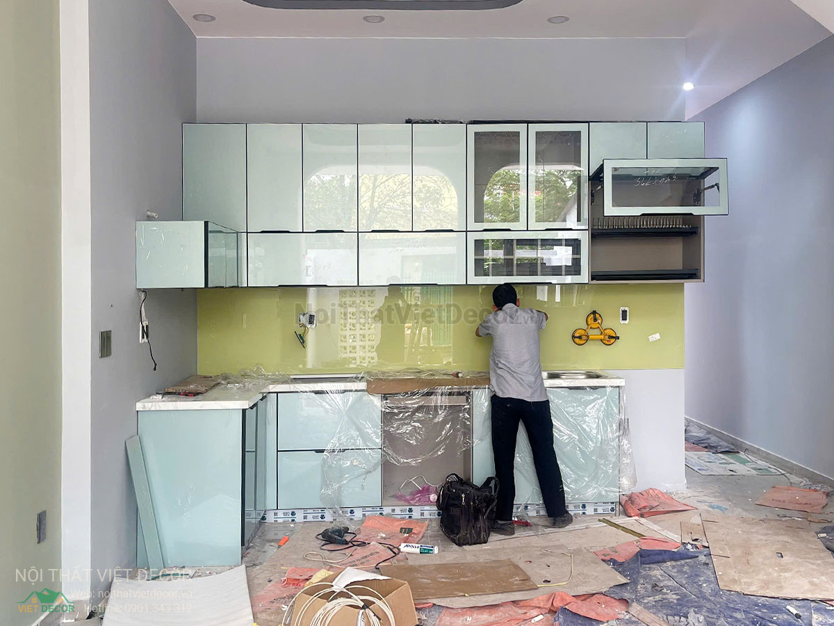 Nội Thất Việt Decor thiết kế thi công tủ bếp hợp kim nhôm cánh kính cao cấp tại quận 9, thành phố Hồ Chí Minh