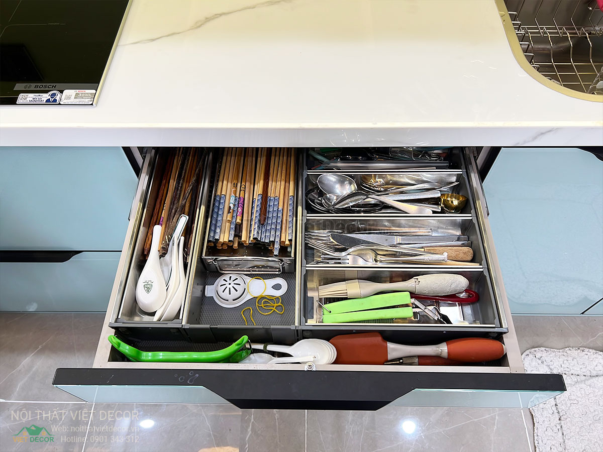 Nội Thất Việt Decor thiết kế thi công tủ bếp hợp kim nhôm cánh kính cao cấp tại quận 9, thành phố Hồ Chí Minh
