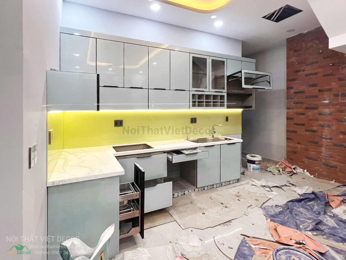 Nội Thất Việt Decor thiết kế thi công tủ bếp hợp kim nhôm cánh kính cao cấp tại quận 9, thành phố Hồ Chí Minh