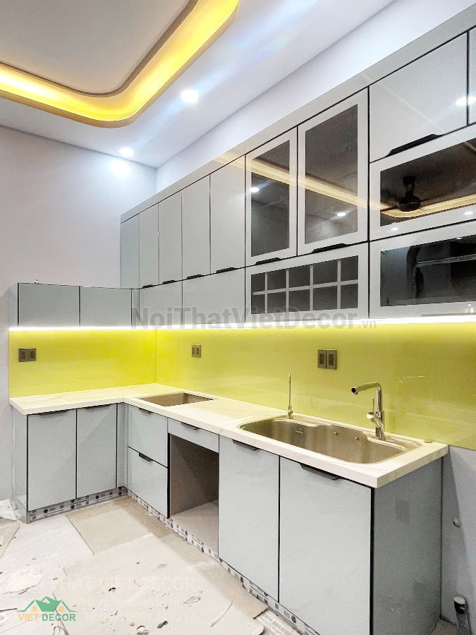 Nội Thất Việt Decor thiết kế thi công tủ bếp hợp kim nhôm cánh kính cao cấp tại quận 9, thành phố Hồ Chí Minh