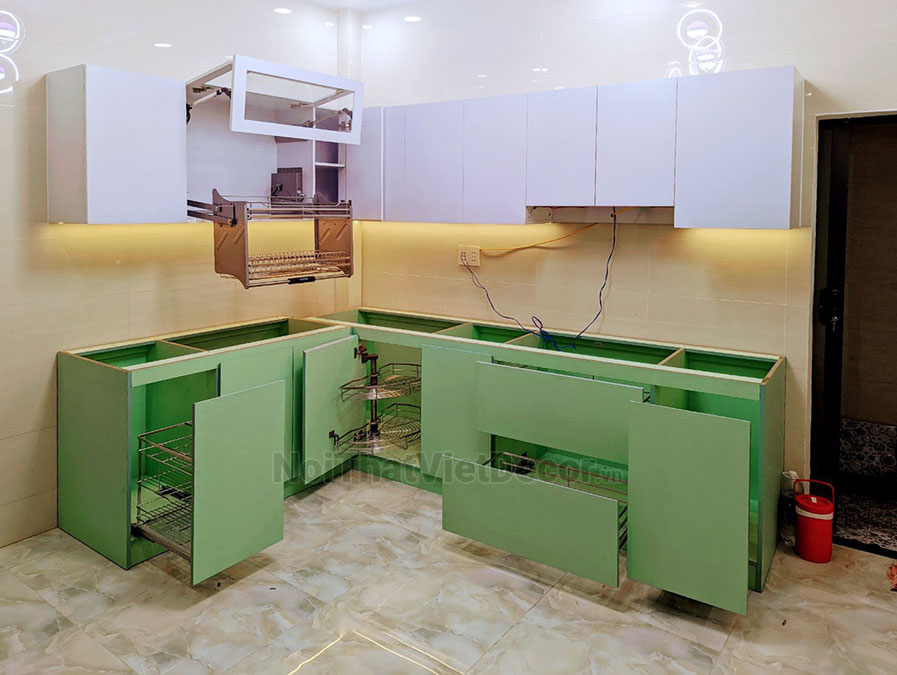 Noithatvietdecor Tủ bếp hiện đại chữ L, gỗ công nghiệp MDF chống ẩm phủ melamine Hồng Nghi