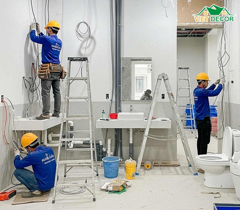 Lắp đặt hệ thống điện, nước và thiết bị vệ sinh