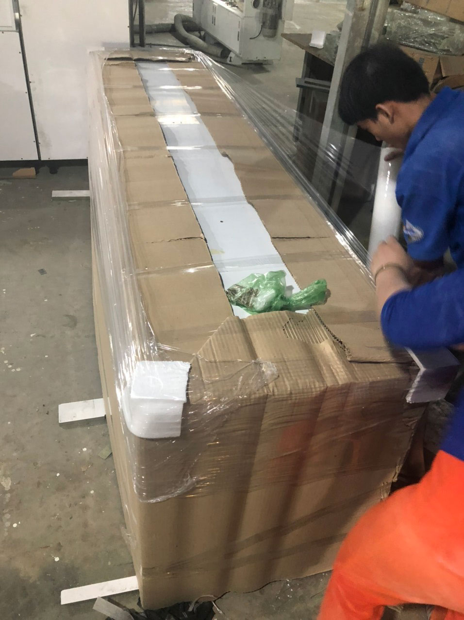 Tủ bếp hiện đại chữ I, gỗ công nghiệp MDF lõi xanh chống ẩm phủ acrylic An Cường