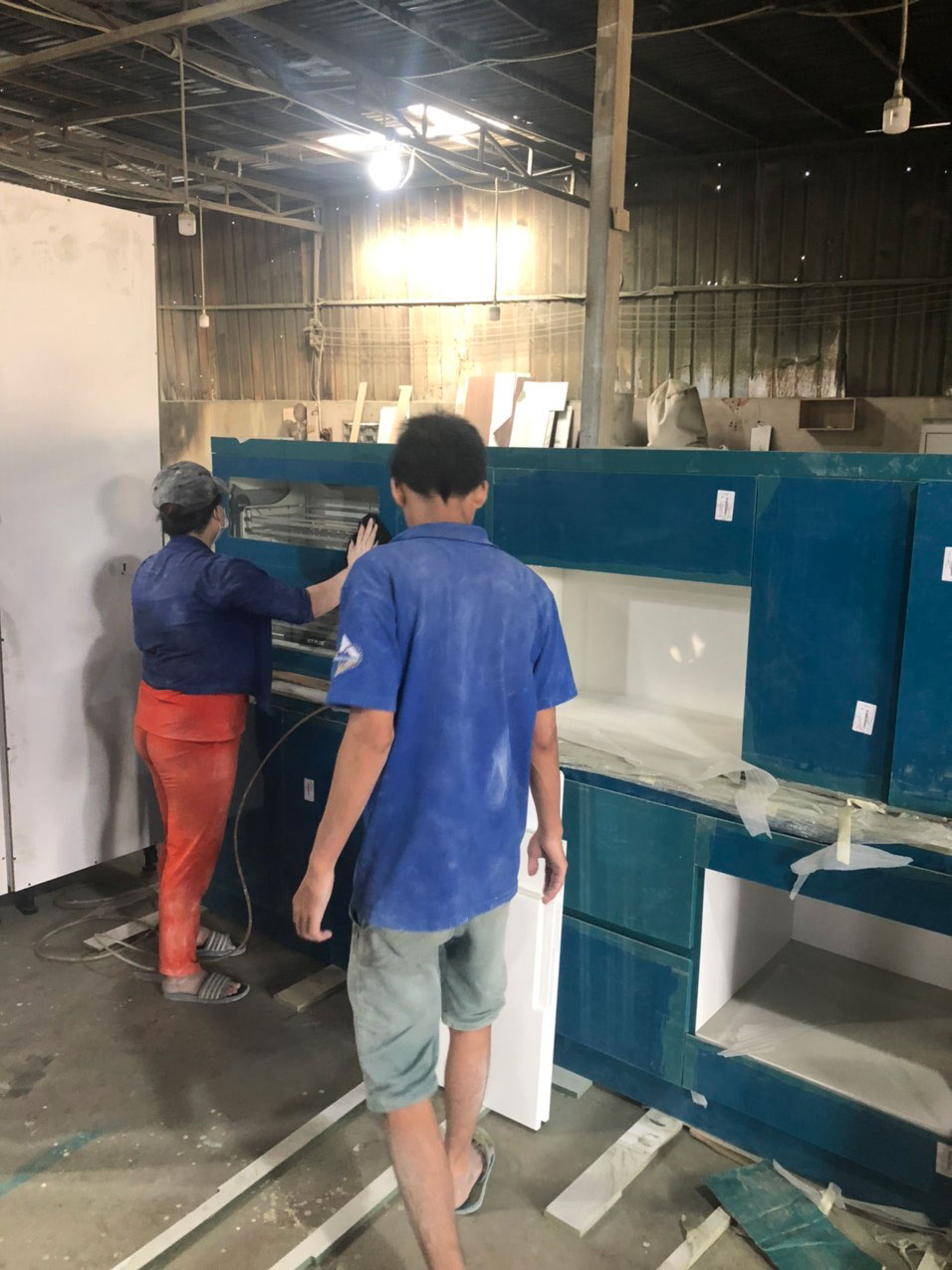 Tủ bếp hiện đại chữ I, gỗ công nghiệp MDF lõi xanh chống ẩm phủ acrylic An Cường