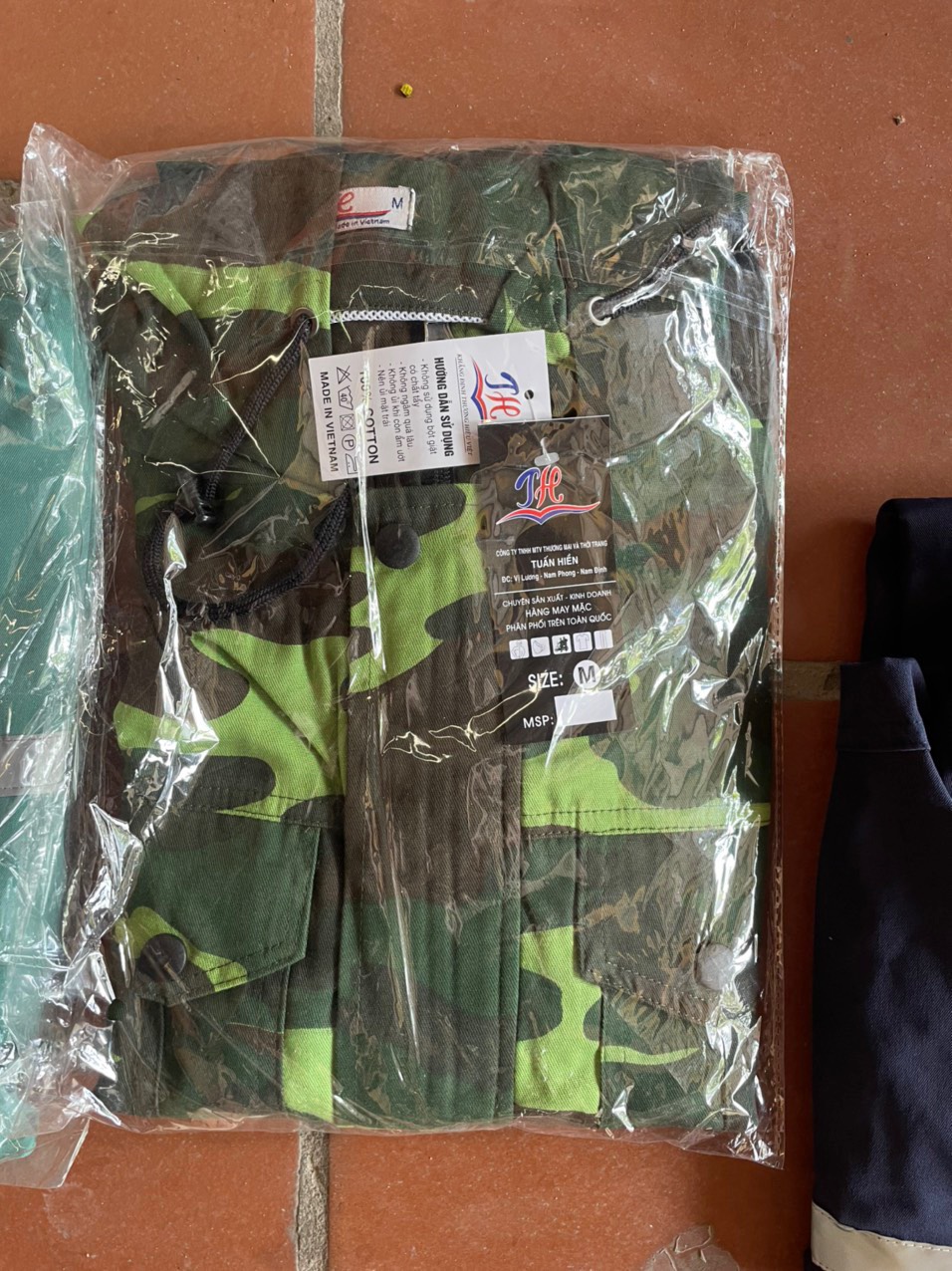 Áo Điều Hòa Akita Nhật Bản, Bảo Hộ Lao Động Làm Mát Mùa Hè ( Pin 30000mah Chạy 14-18Tiếng Liên Tục )