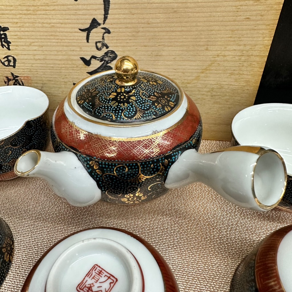 Bộ trà Kutani