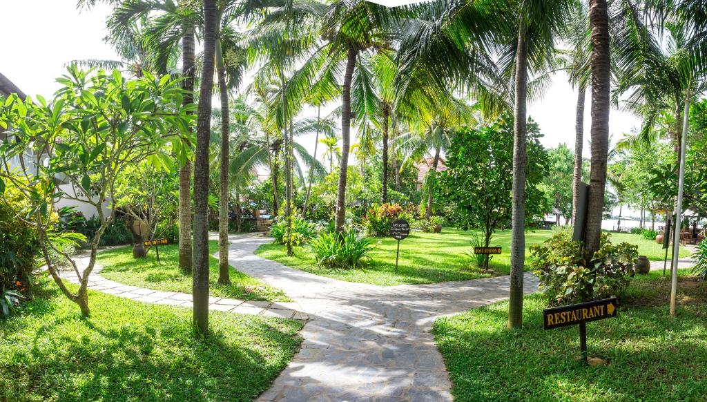 Vinh Hung Riverside Resort & Spa 4 Star