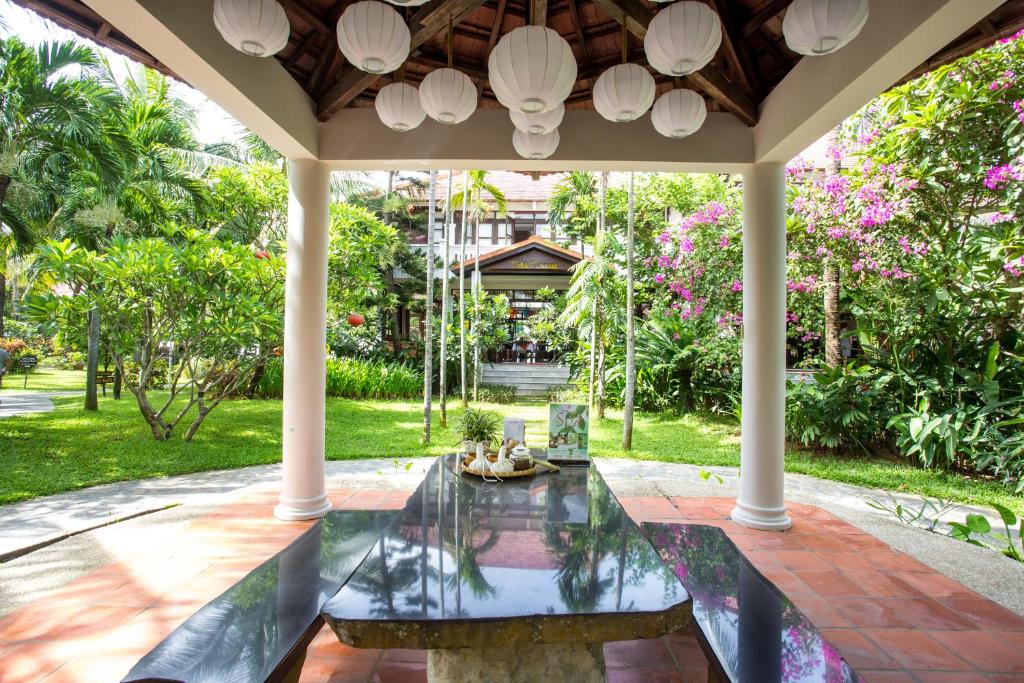 Vinh Hung Riverside Resort & Spa 4 Star