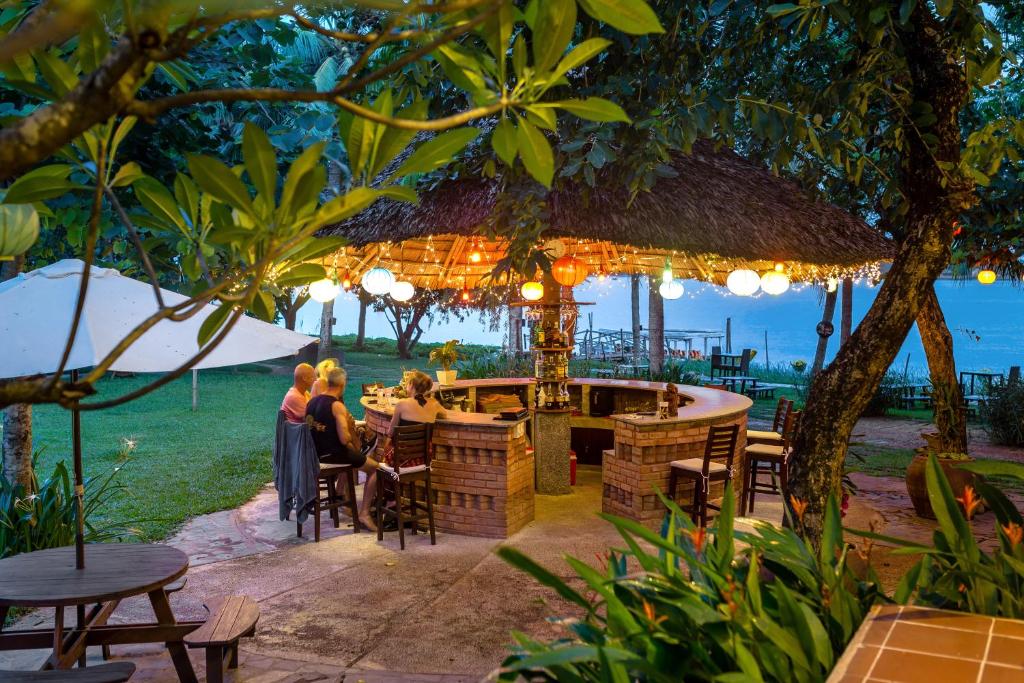 Vinh Hung Riverside Resort & Spa 4 Star