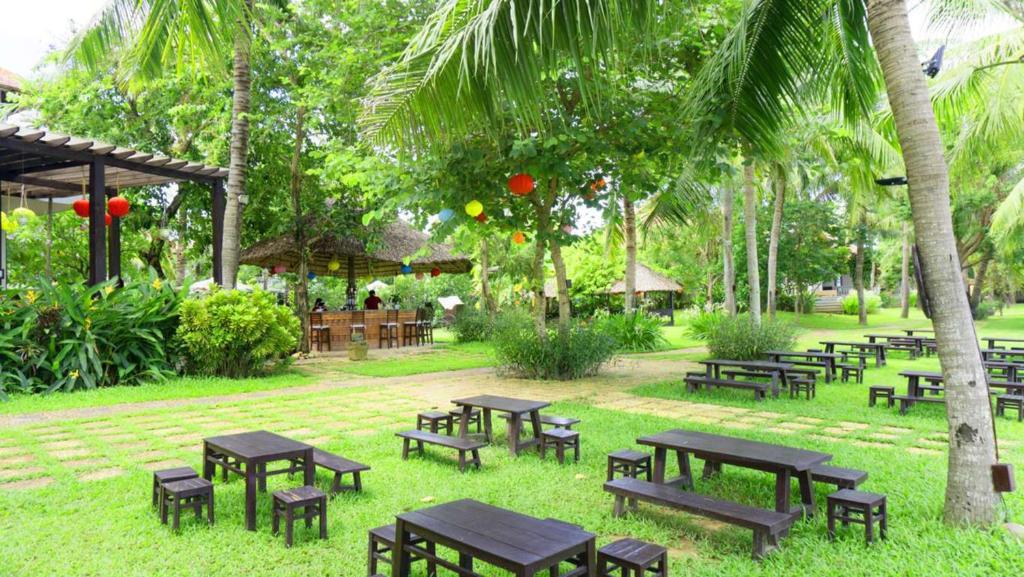 Vinh Hung Riverside Resort & Spa 4 Star