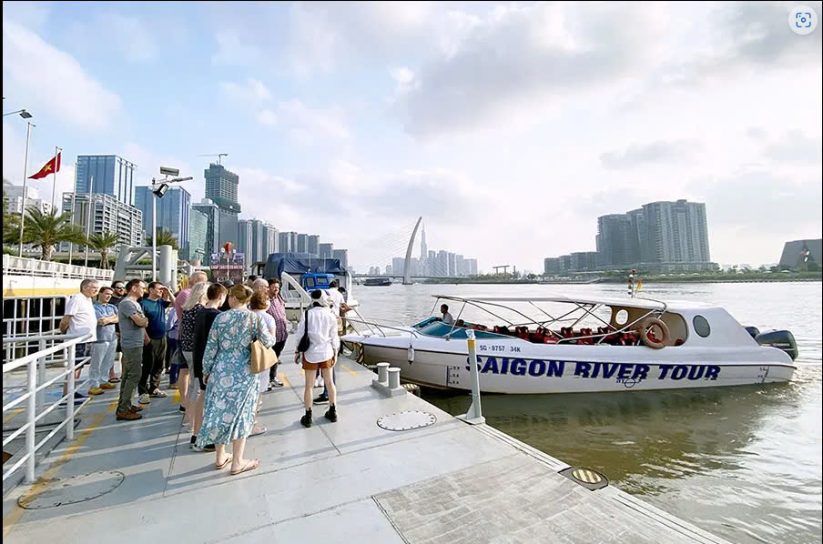 THE HISTORY OF CU CHI TUNNELS BY SAI GON RIVER TOURS