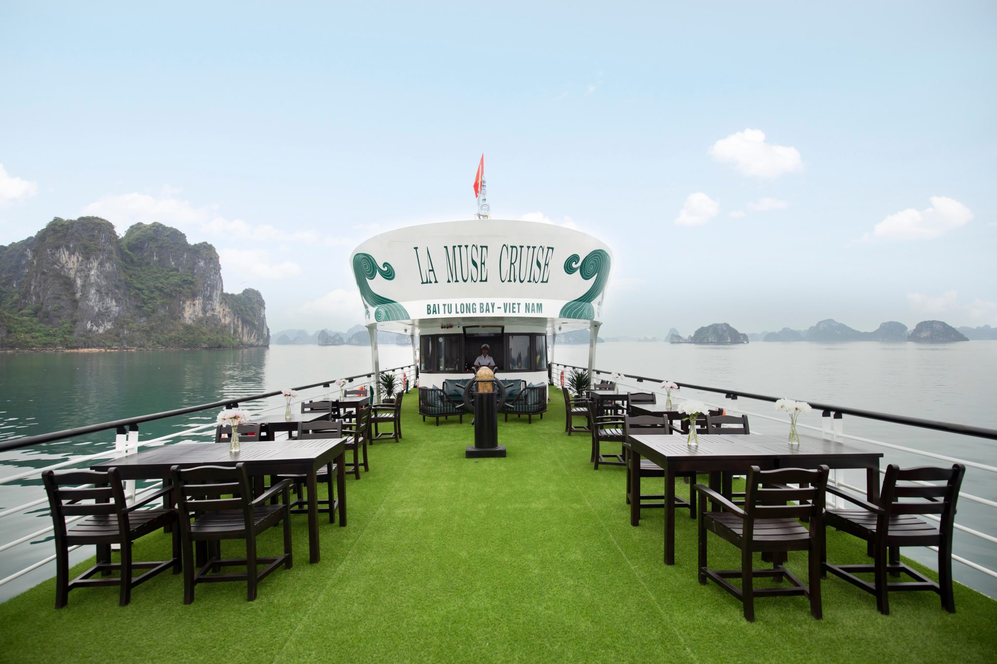 One Day Halong Bay and Bai Tu Long Bay Cruise