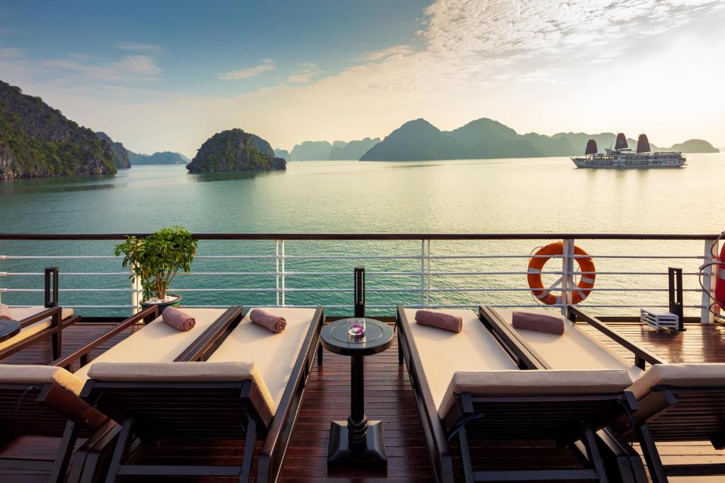 Orchid Premium Cruise