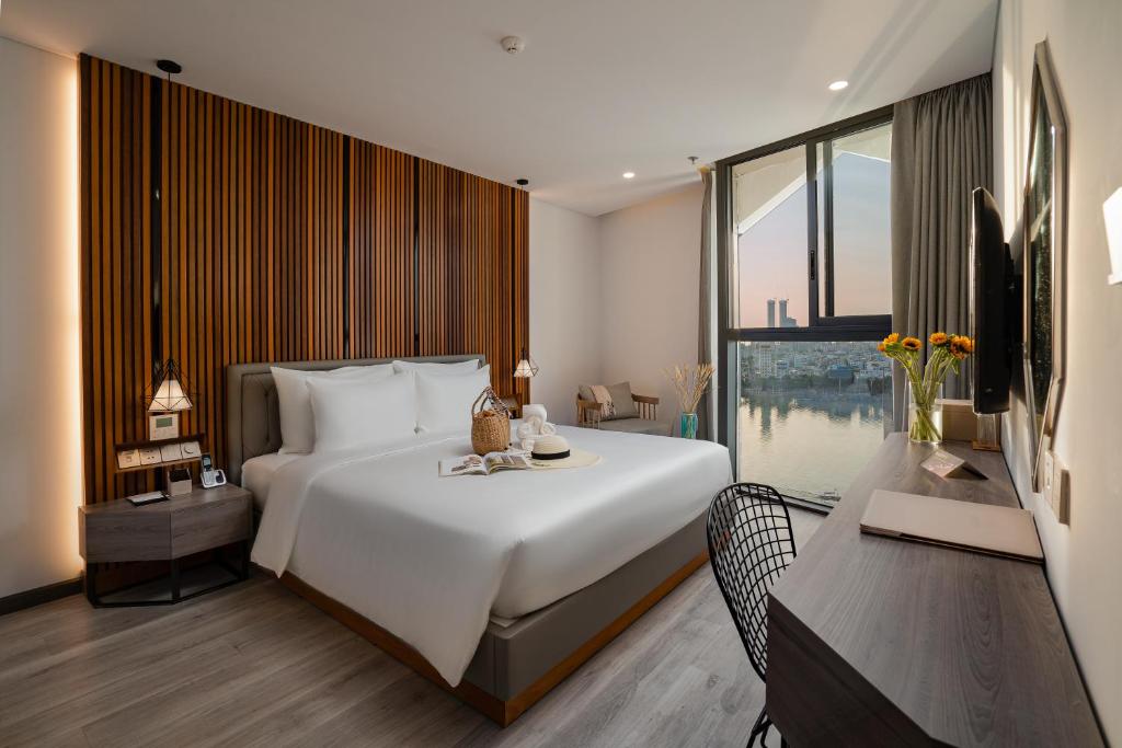 HAIAN Riverfront Hotel Da Nang- 4Star