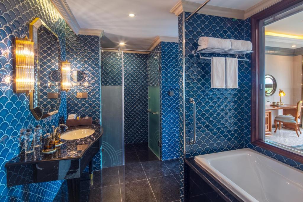 Silk Path Grand Hue Hotel