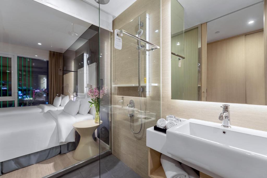 The Reverie Saigon Residential Suites