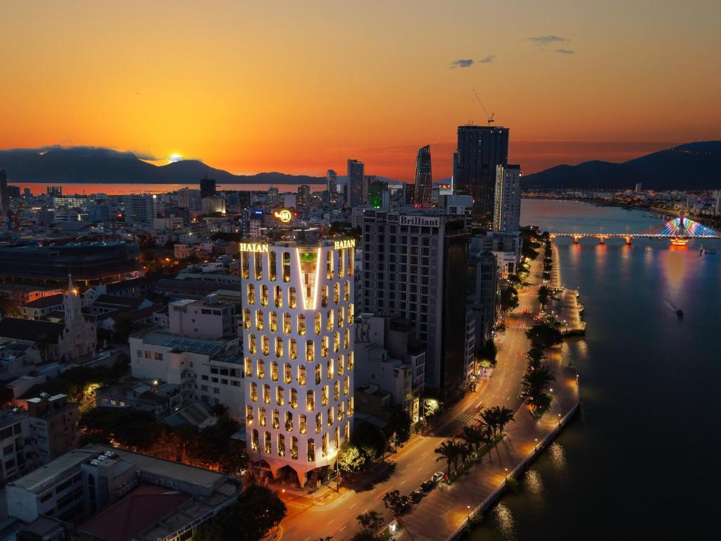 HAIAN Riverfront Hotel Da Nang- 4Star