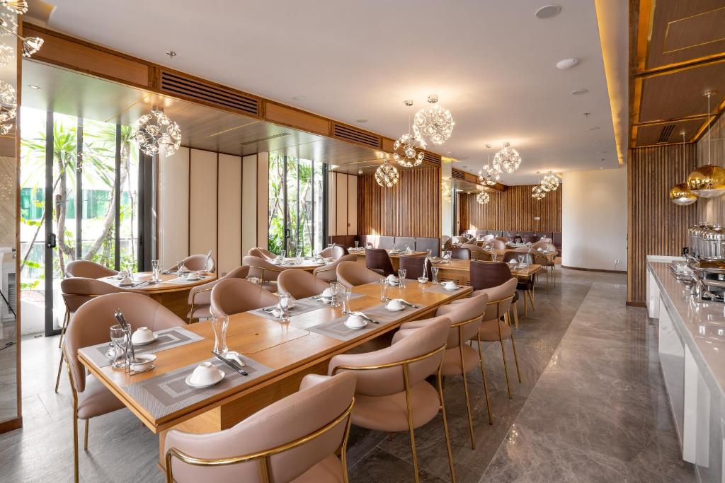 HAIAN Riverfront Hotel Da Nang- 4Star