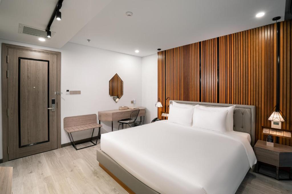 HAIAN Riverfront Hotel Da Nang- 4Star