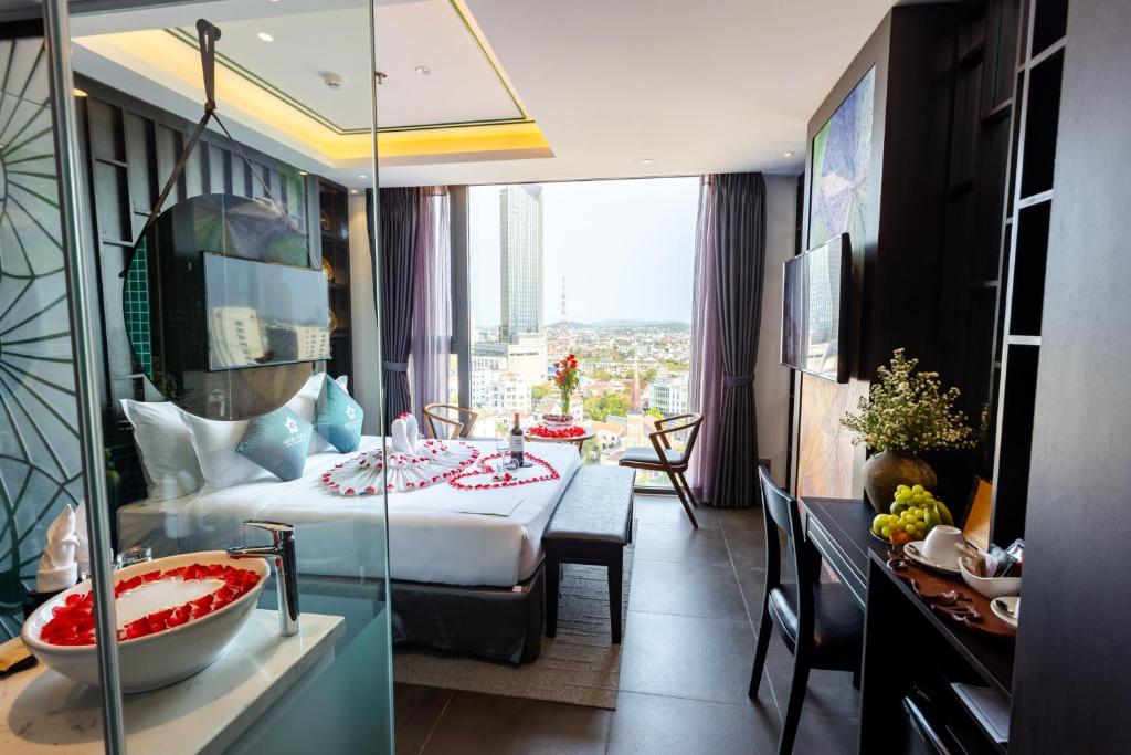 White Lotus Hue Hotel