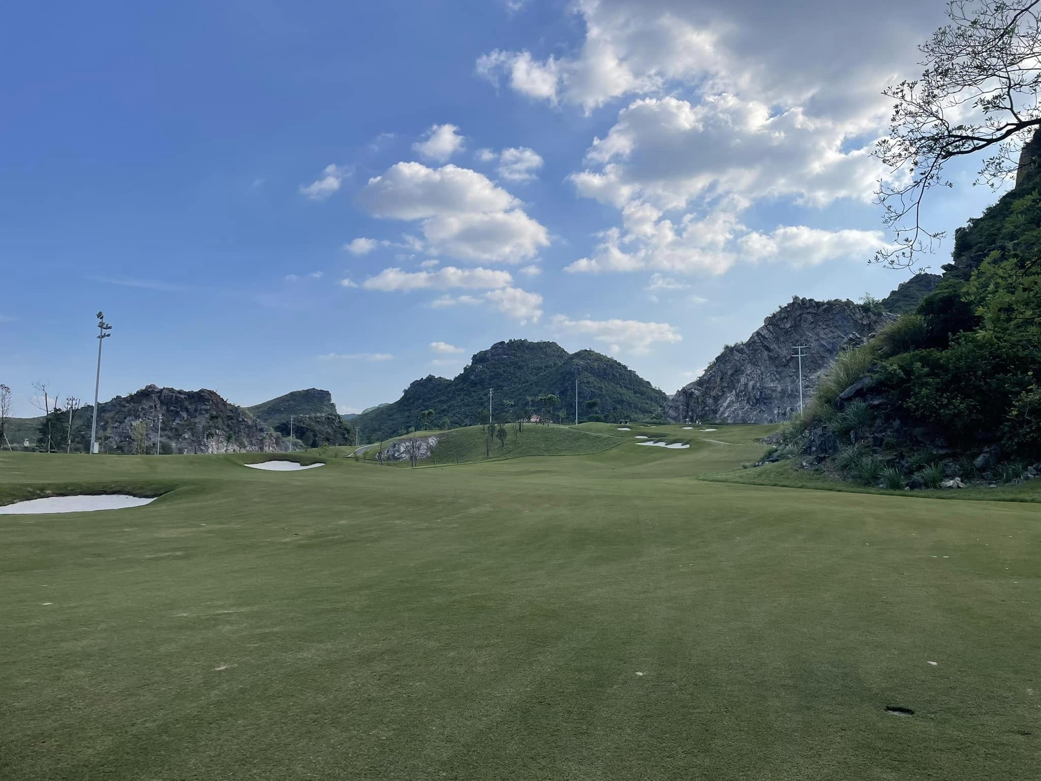 Hanoi- Nha Trang- Da Lat- Ho Chi Minh 15 Days 14 Nights 10 Rounds