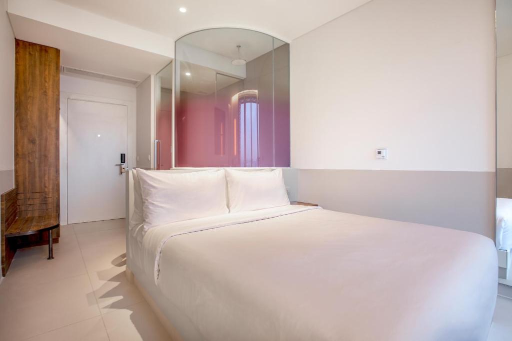 Wink Hotel Danang Centre - 4 Star
