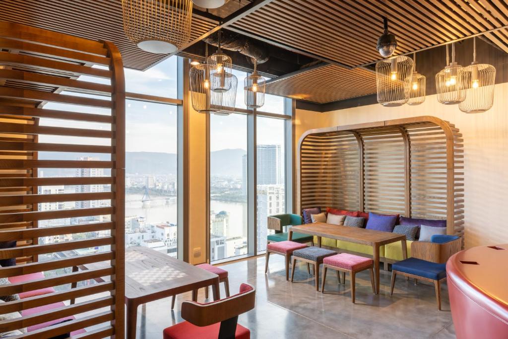 Wink Hotel Danang Centre - 4 Star