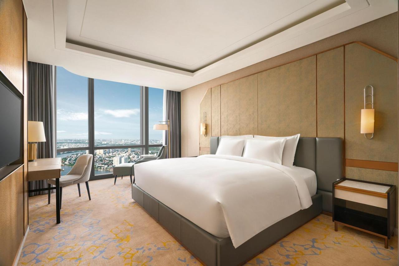 Vinpearl Landmark 81, Autograph Collection