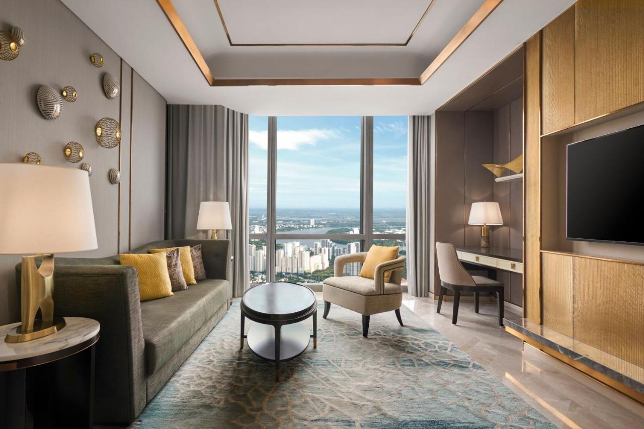Vinpearl Landmark 81, Autograph Collection