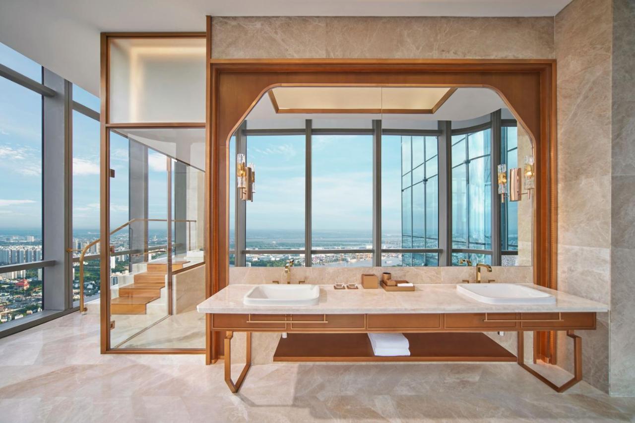 Vinpearl Landmark 81, Autograph Collection