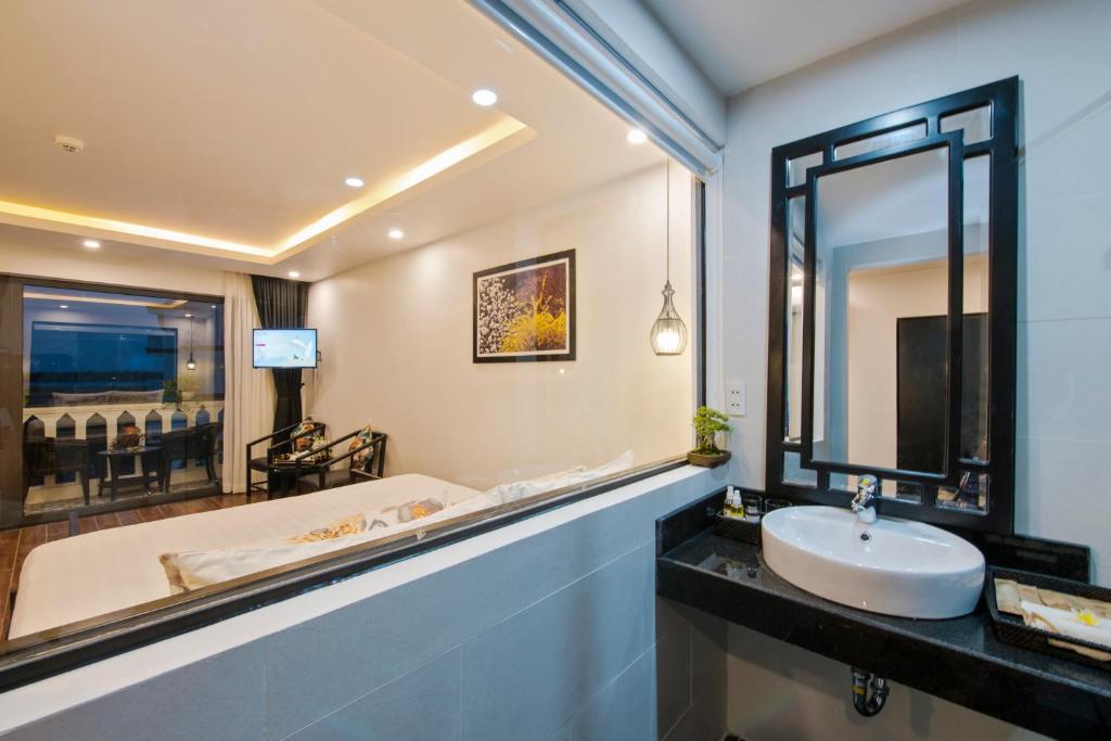 Gem Riverside Hotel Hoi An  4 Star
