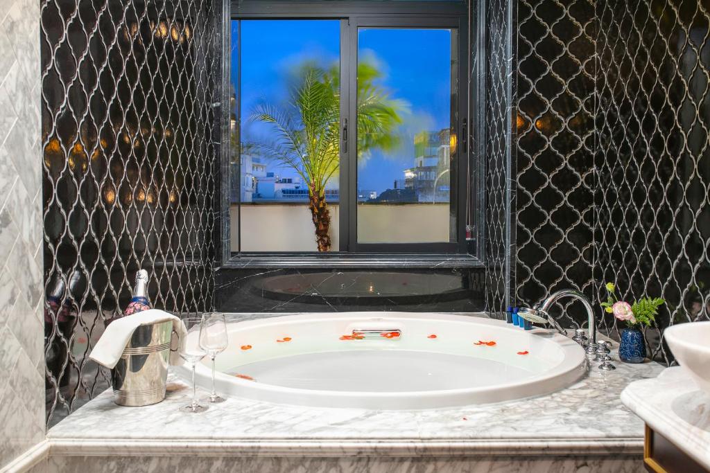 Le Chanvre Hanoi Hotel & Spa- 5 Star