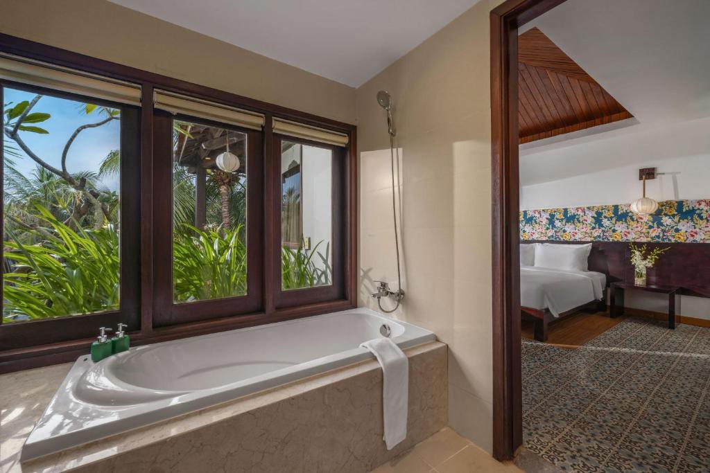 Emerald Hoi An Riverside Resort