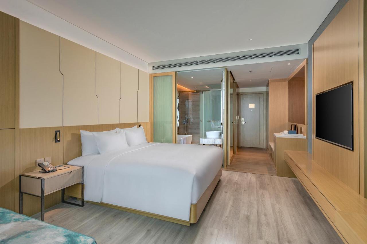 Awaken Da Nang Hotel