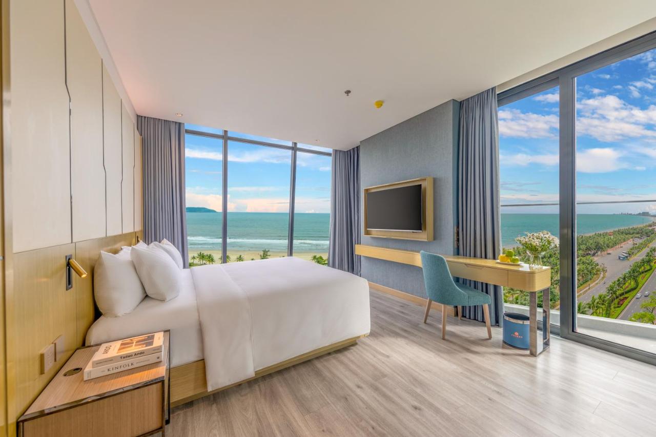 Awaken Da Nang Hotel