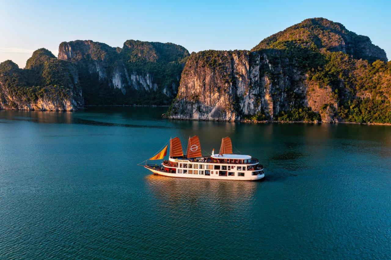 Emperor Cruises Legacy Ha Long