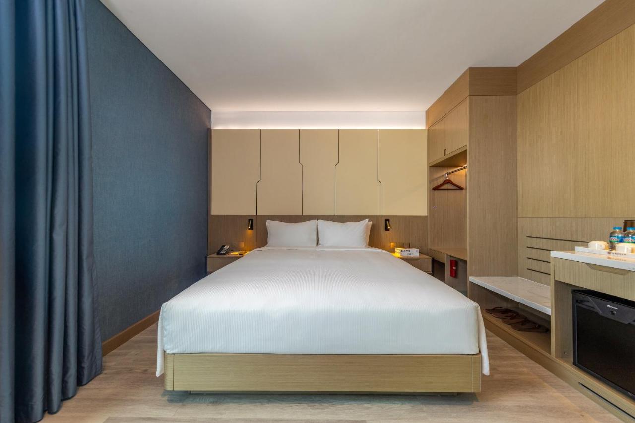 Awaken Da Nang Hotel