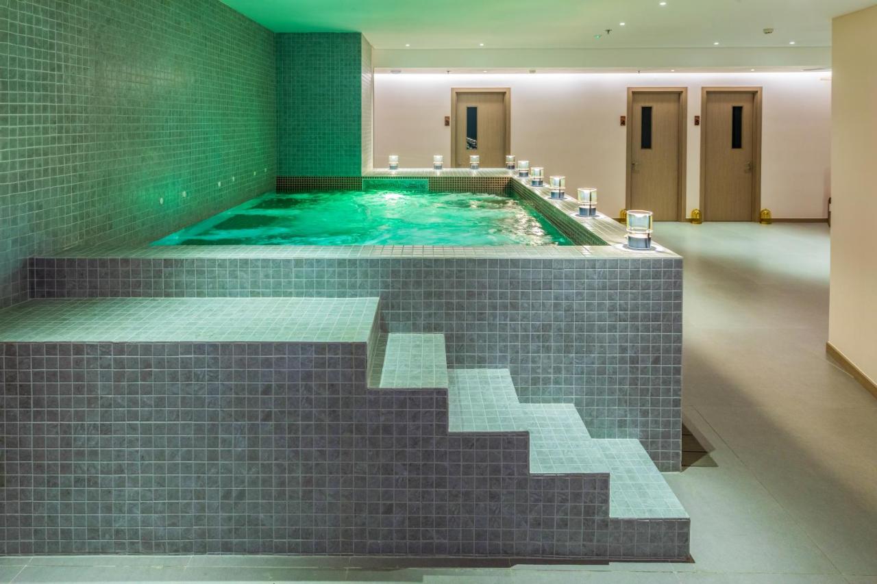 Awaken Da Nang Hotel