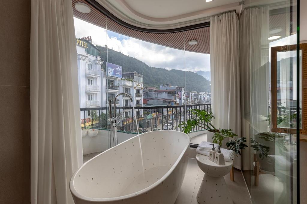 Tropical Paradise Sapa Hotel & Coffee
