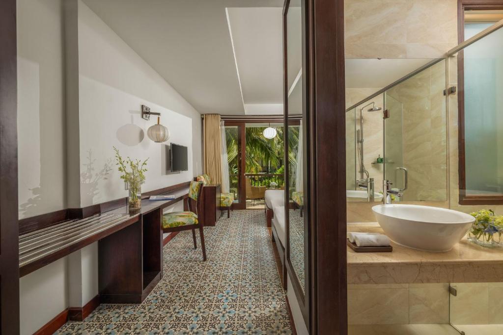 Emerald Hoi An Riverside Resort