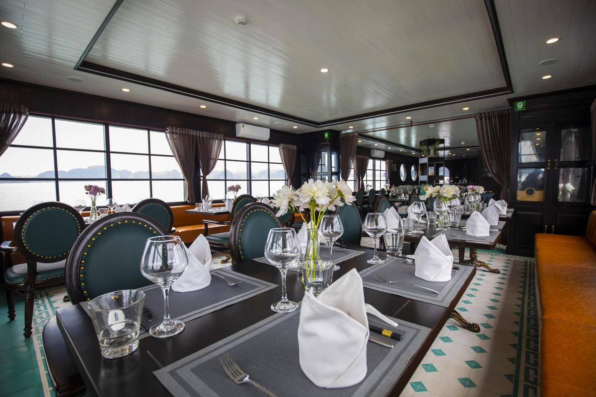 One Day Halong Bay and Bai Tu Long Bay Cruise
