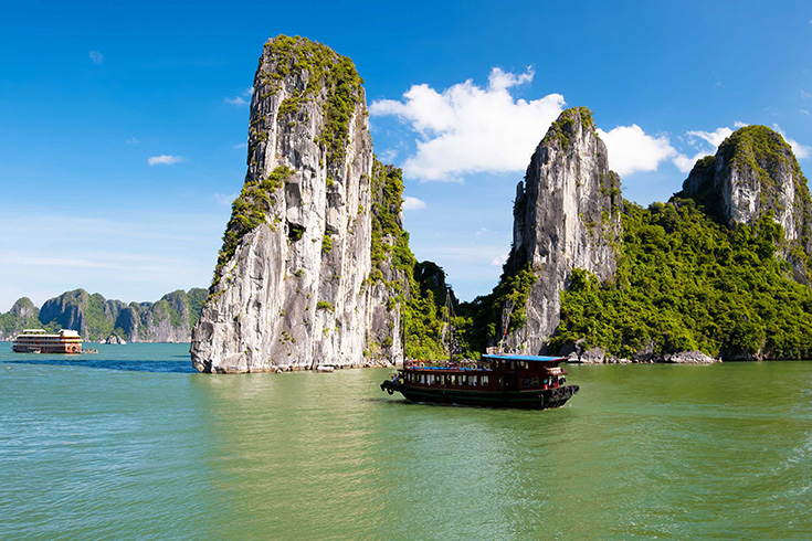 Best of Hanoi- Ninh Binh & Halong Bay 5 Days